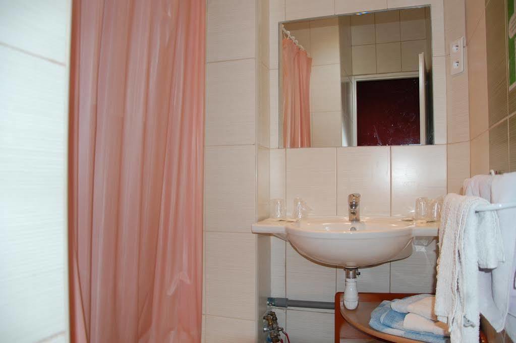 Hotel Louvre Vincenette Lourdes Exteriör bild